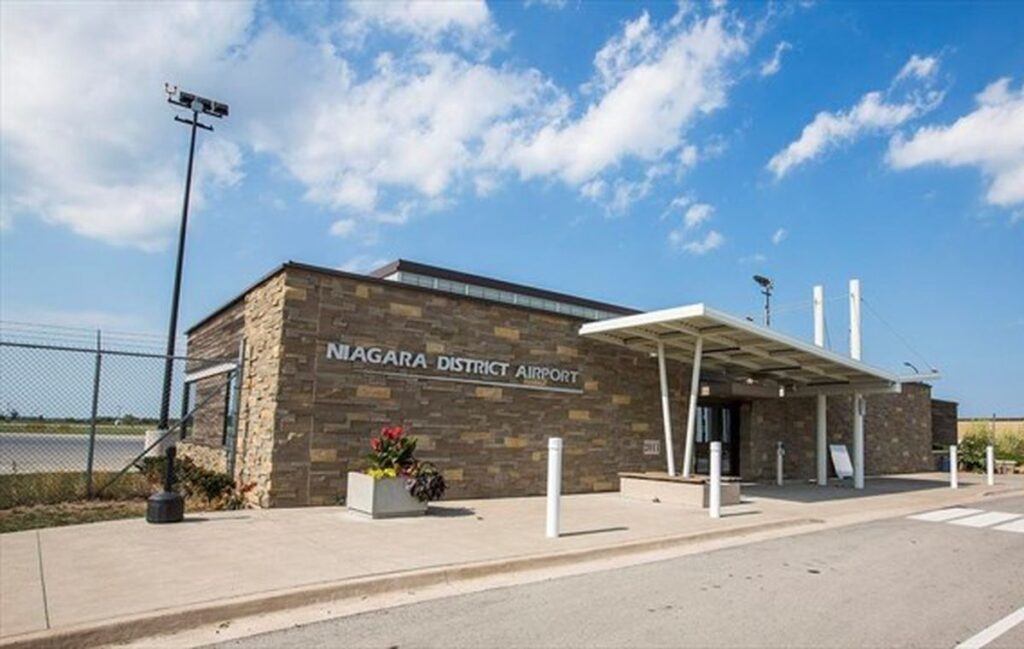 Niagara District Airport